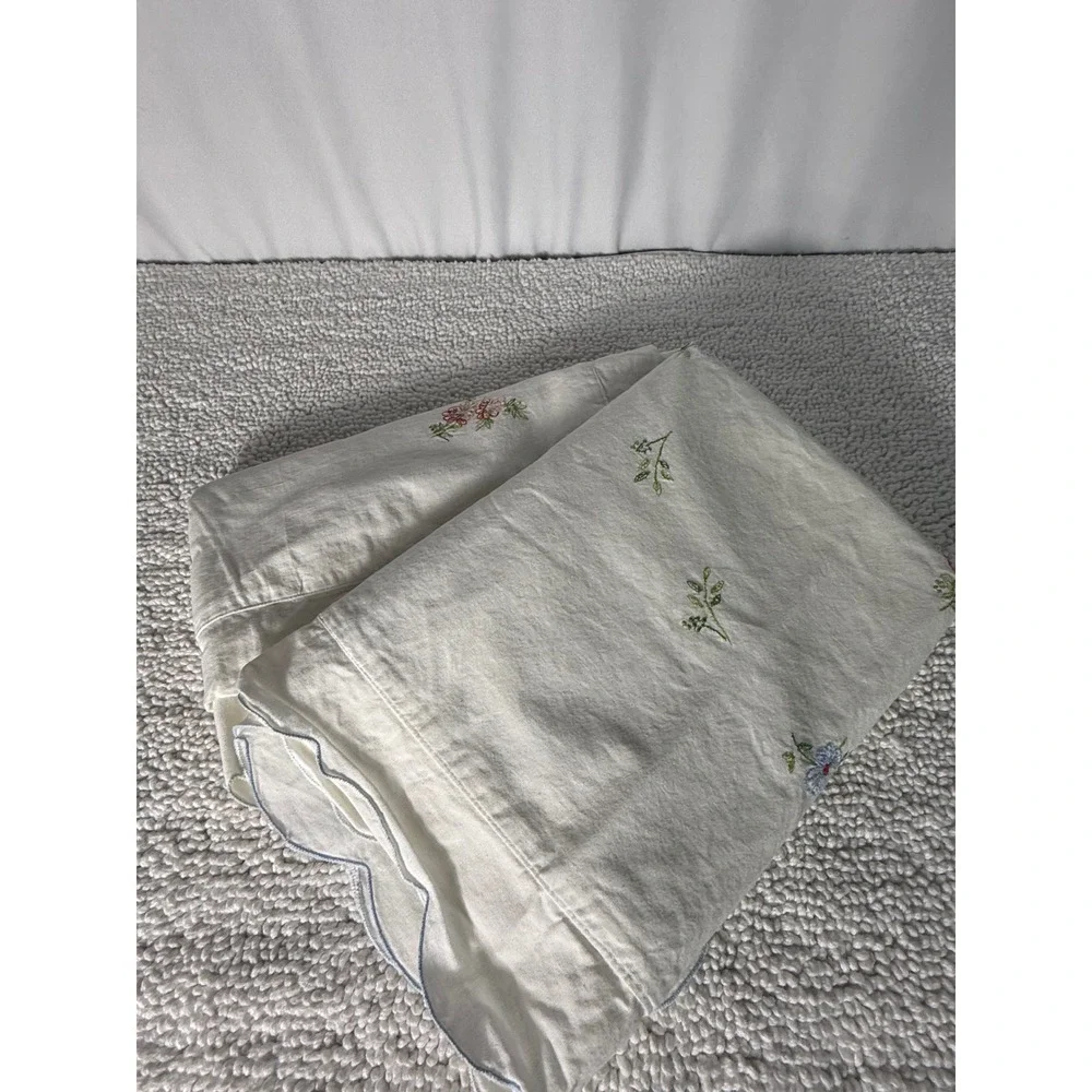 Vintage Embroidered Pillowcase Floral‎ Blue Scallop Edge Cottagecore Shabby Chic